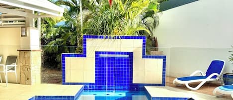Piscine extérieure, piscine chauffée