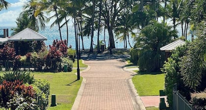 Spacious Luxury House on Clifton Beach with Heated Saltwater Pool