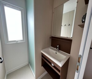 Premium House, 3 Bedrooms | Bathroom - Premium Mobile Home With Terrace (Malgrat de Mar)