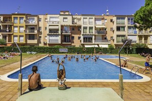 Outdoor pool - Holiday Apartment With Swimming Pool (Castello d'Empuries)