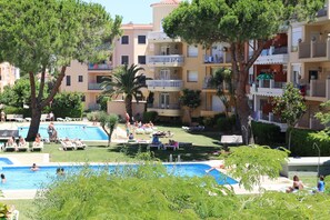 Classic Apartment, 3 Bedrooms | Pool | Outdoor pool
