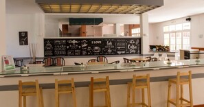 Departamento Confort, 2 habitaciones | Restaurantes