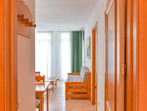 Comfort Apartment, 2 Bedrooms | Living room - Holiday Apartment With Swimming Pool (Castello d'Empuries)