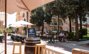 Comfort Apartment, 2 Bedrooms | Outdoor dining