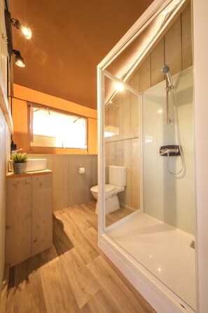 Bathroom - Grand Safari Glamping Tent (El Vendrell)