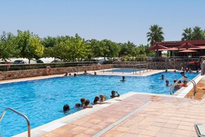 Pool - Cosy Bungalow With Terrace (Malgrat de Mar)