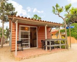 Exterior - Cosy Bungalow With Terrace (Malgrat de Mar)
