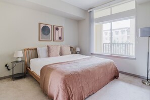 1 dormitori, planxa i posts de planxar, wifi i roba de llit 