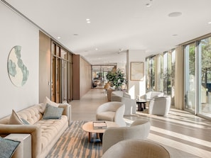 Apartemen Mewah, 1 kamar tidur, kolam renang pribadi, pemandangan kota | Fasilitas rapat