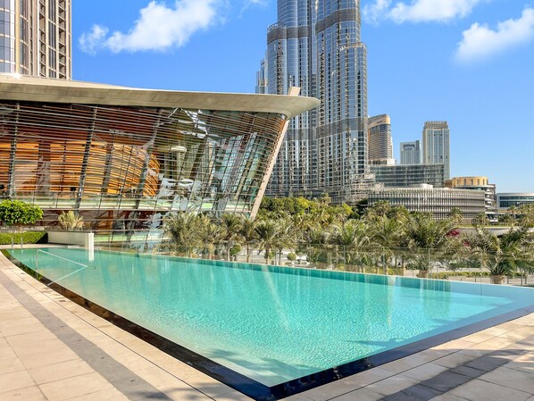 2 buitenzwembaden, gratis zwembadcabana's en parasols bij het zwembad