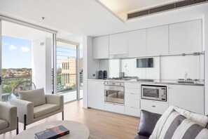 Interior - Luxury 1 BR Sky Pad with Views, Gym & Sauna (Darlinghurst)