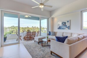 27-inch Smart TV with digital channels - Altamar Canal View Condos (Nuevo Nayarit)