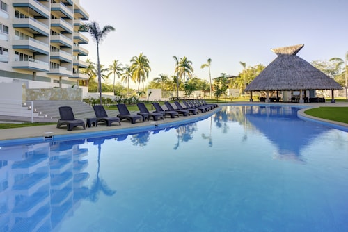 Altamar Canal View Condos