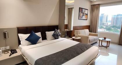 Hotel Shri Sai Deluxe - 1 Min from Adarsh Nagar Metro | Couple, Business, and Family Friendly