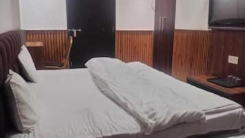 디럭스룸, 시내 전망 | 책상, 노트북 작업 공간, 암막 커튼, 다리미/다리미판