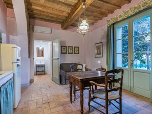 Interior - Cosy apartment for 3 people with pool, A/C, WIFI and pets allowed (Rosignano Marittimo)