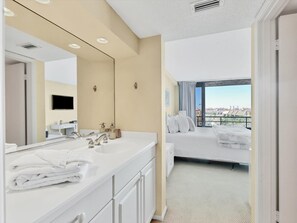 2 室のベッドルーム、WiFi (無料)、ベッドシーツ、車椅子でアクセスできる設備