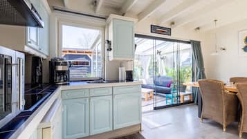 Frigorífic, forn, placa de cuina i rentaplats