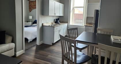 Modern Apartment in Iola located on the Square “Blue”