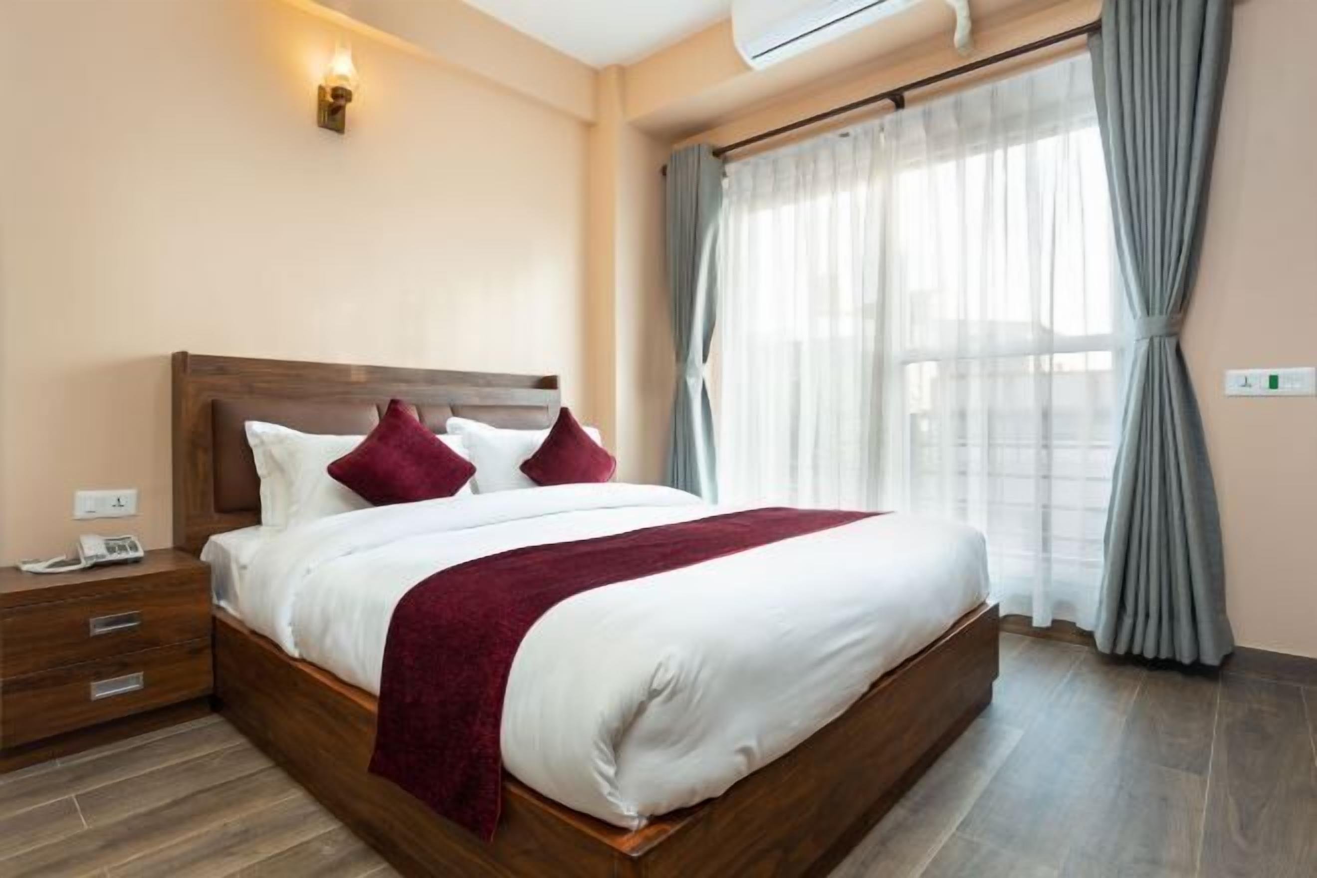 Escrivaninha, espaço de trabalho para notebook, quartos à prova de som