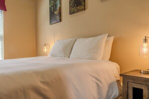 1 bedroom, travel cot, free WiFi, bed sheets