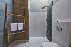 Superior Double or Twin Room, Lagoon View | Bathroom - Araaik Beach Village (Hoarafushi)