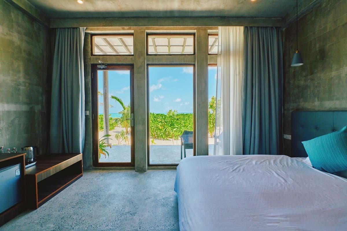 Superior Double or Twin Room, Garden View | In-room safe, desk, laptop workspace, blackout drapes