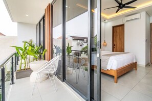 3 bedrooms, desk, iron/ironing board, travel crib - Villa Shanti 3BR Luxury Villa (Kecamatan Kuta Utara)
