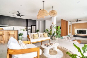 TV - Villa Shanti 3BR Luxury Villa (Kecamatan Kuta Utara)