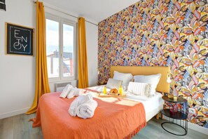 1 bedroom, internet, bed sheets