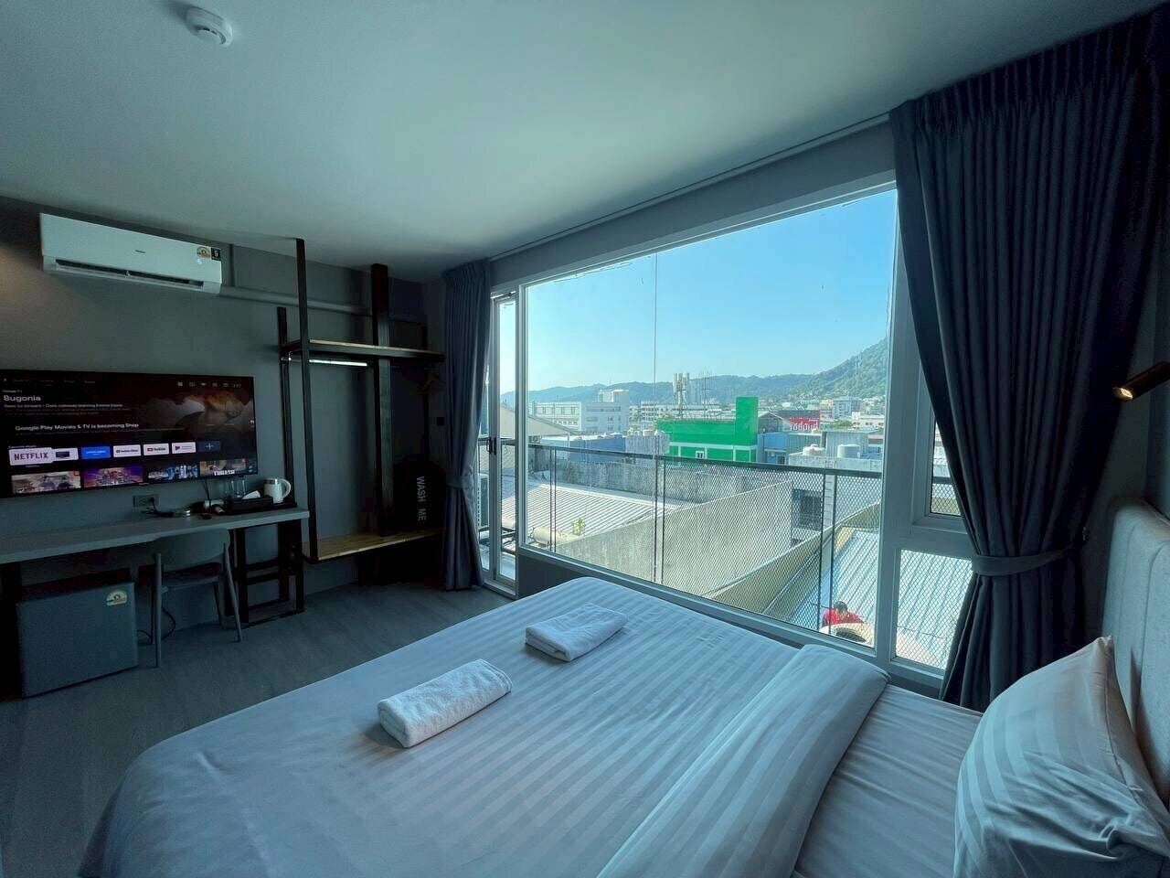 Deluxe Double or Twin with Balcony | Γραφείο, χώρος εργασίας για λάπτοπ, ηχομόνωση, δωρεάν Wi-Fi 
