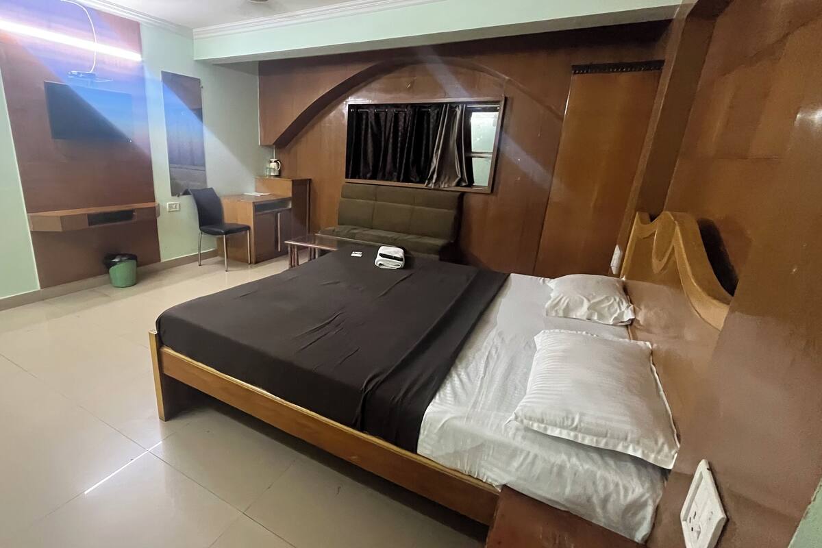 Deluxe Single Room, City View | Desk, laptop workspace, WiFi (free)