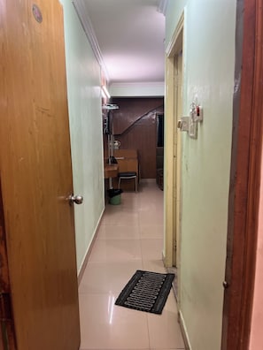 Desk, laptop workspace, free WiFi - Hotel Sunbeam (Gwalior)