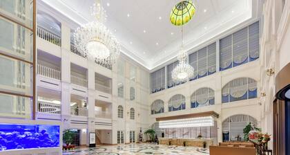 NARADA RESORT SHANGHAI HOTEL Disney Store