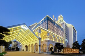 Exterior - NARADA RESORT SHANGHAI HOTEL Disney Store (Shanghai)