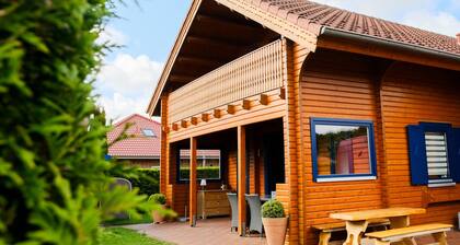 Ferienhaus 'Auszeit Am See' mit Seeblick, privater Terrasse und Wi-Fi