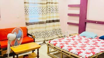 1 habitación, wifi y ropa de cama