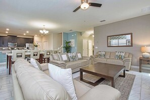 Unclassified image, 3 of 55, button