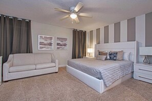 6 bedrooms, desk, iron/ironing board, travel crib