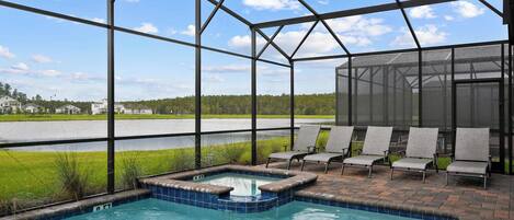 Sisäuima-allas, lämmitetty uima-allas