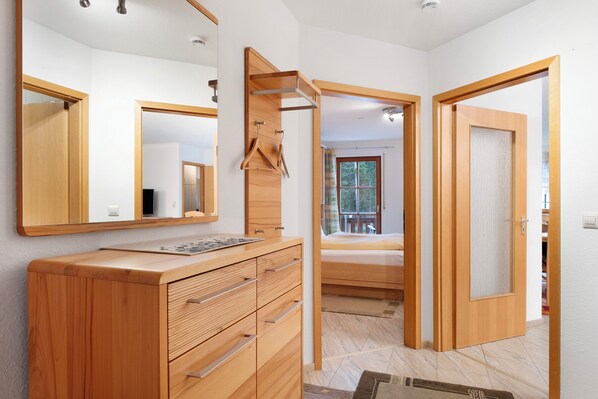 1 bedroom, free WiFi, bed sheets - Apartment 'Nr 7' with Balcony and Wi-Fi (Titisee-Neustadt)