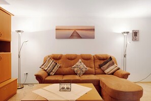 TV - Apartment 'Nr 7' with Balcony and Wi-Fi (Titisee-Neustadt)