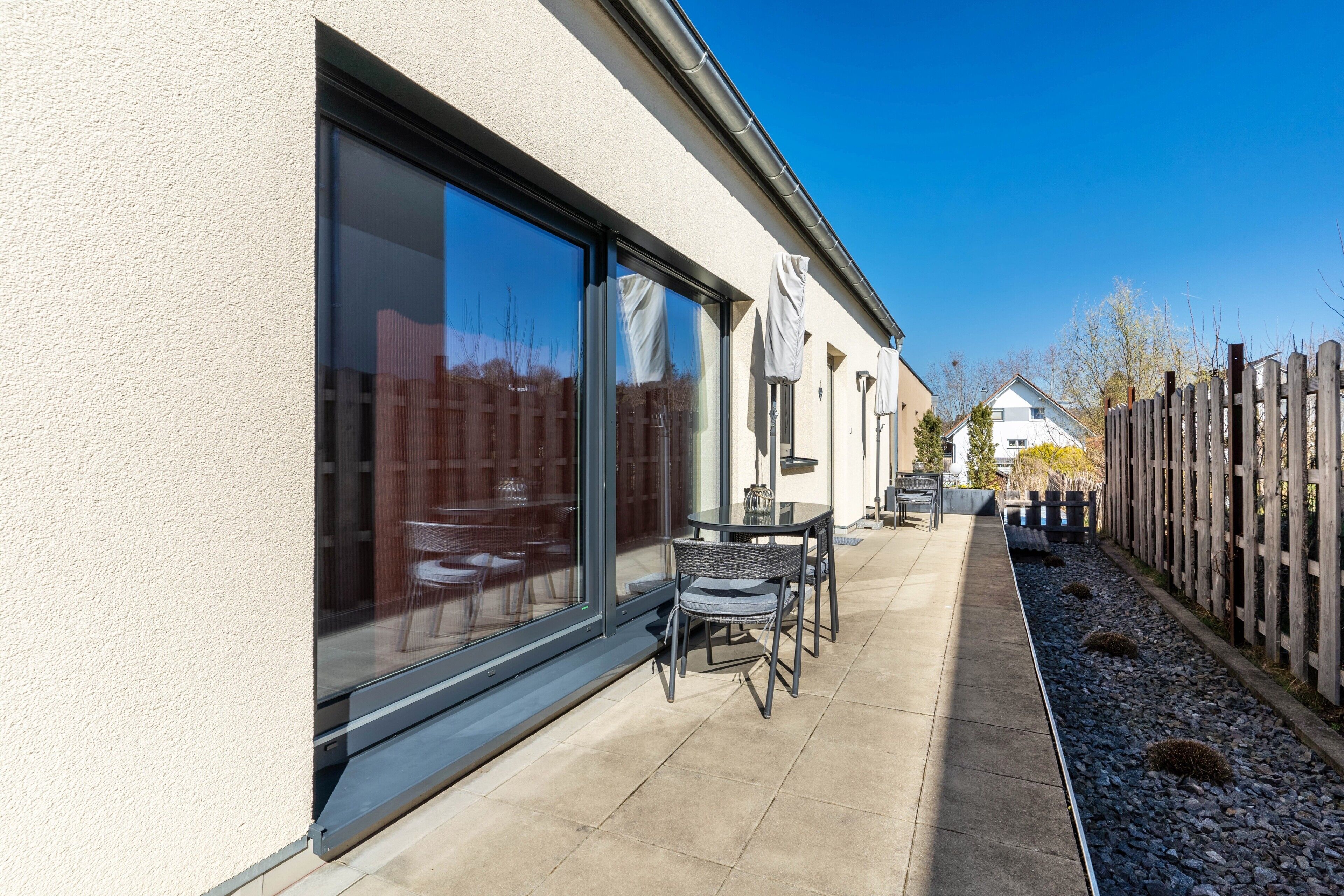 屋外ダイニングエリア