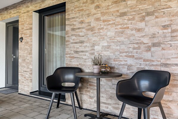 Outdoor dining - Studio 'Rebstock' with Wi-Fi (Herbolzheim)