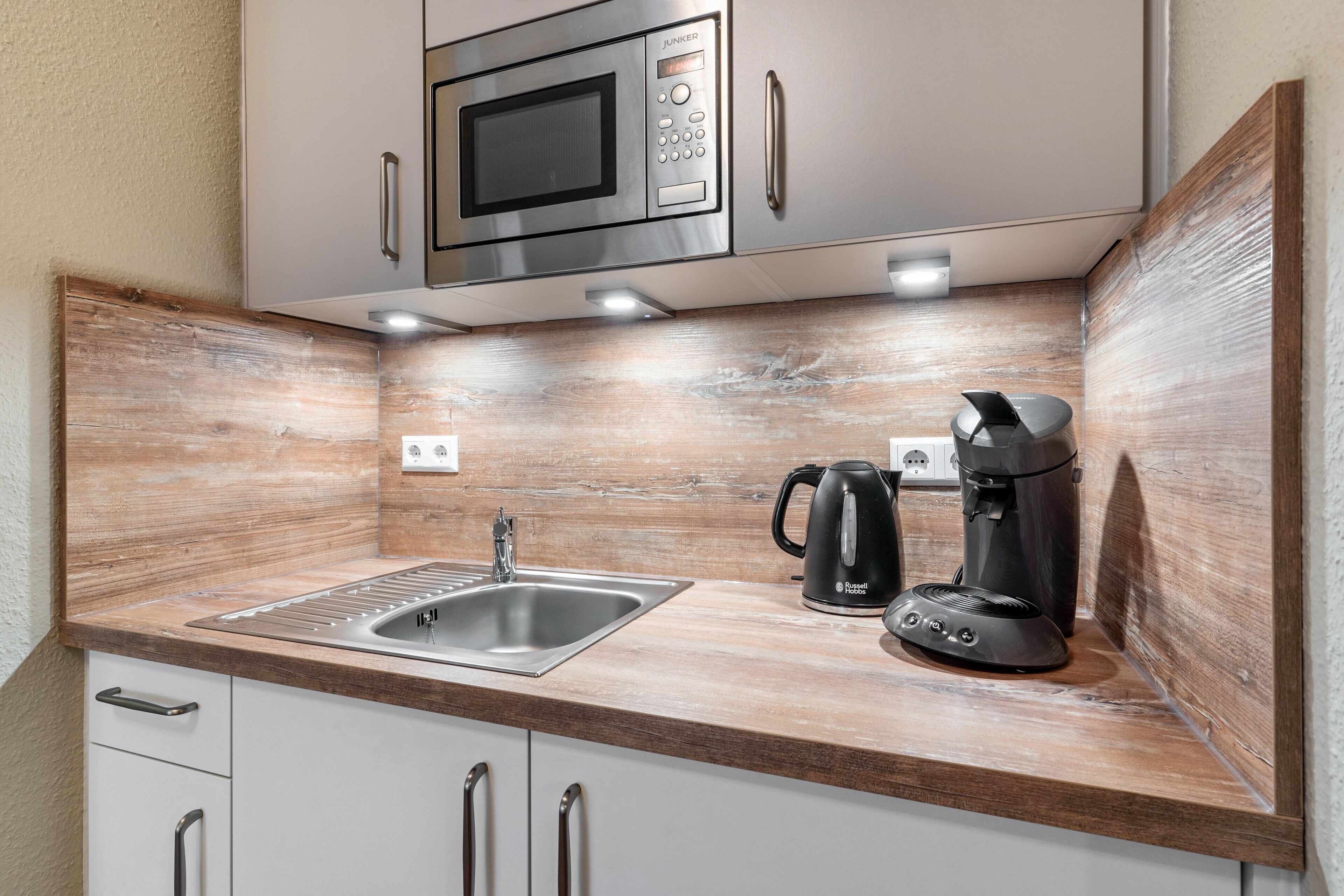 Fridge, microwave, coffee/tea maker, electric kettle