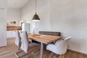 Dining - Apartment 'Bleichtalblick' with Balcony and Wi-Fi (Herbolzheim)