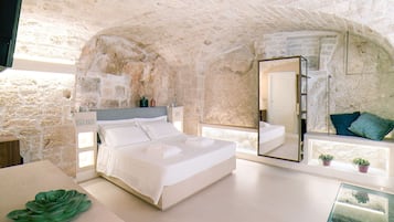 8 bedrooms, iron/ironing board, travel cot, free WiFi