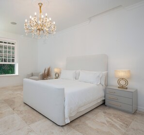 Camera Luxury, 1 camera da letto, non fumatori | Una scrivania, postazione laptop, tende oscuranti, ferro/asse da stiro