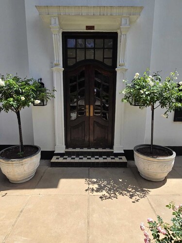 Isoyi on Innes -The Neuk