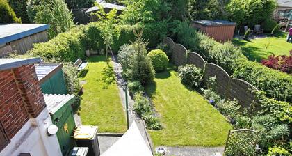 Holiday Home 'Die Kleine' with Private Terrace, Private Garden and Wi-Fi